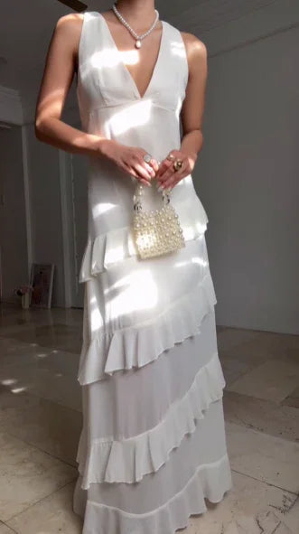 Vestido largo de noche blanco sencillo con escote en V, volantes de gasa y espalda descubierta Y8500