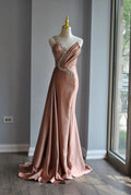 Vestido de Noite Longo de Cetim Rosa Chá com Contas de Cristal, Ombro Único, Modelo Sereia Y8519
