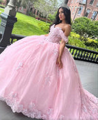 Vestido de Baile Rosa de Tule com Ombros Descobertos Vestido Doce 16 Anos Y2610