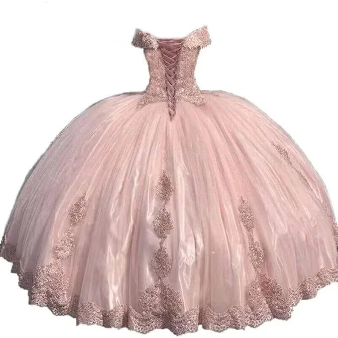 Vestido de Baile Quinceanera Rosa Doce com Aplicações de Renda em Tule e Decote Ombro a Ombro Y7728