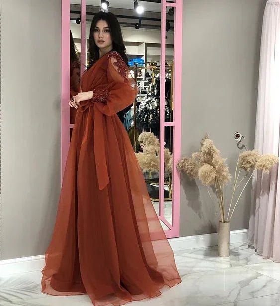 Vestido de noite comprido em tule com corte evasê para cerimónias Y5563
