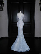Vestido de Festa Longo Sereia Azul Sonho com Tule, Decote em V e Corrente de Contas Y8665