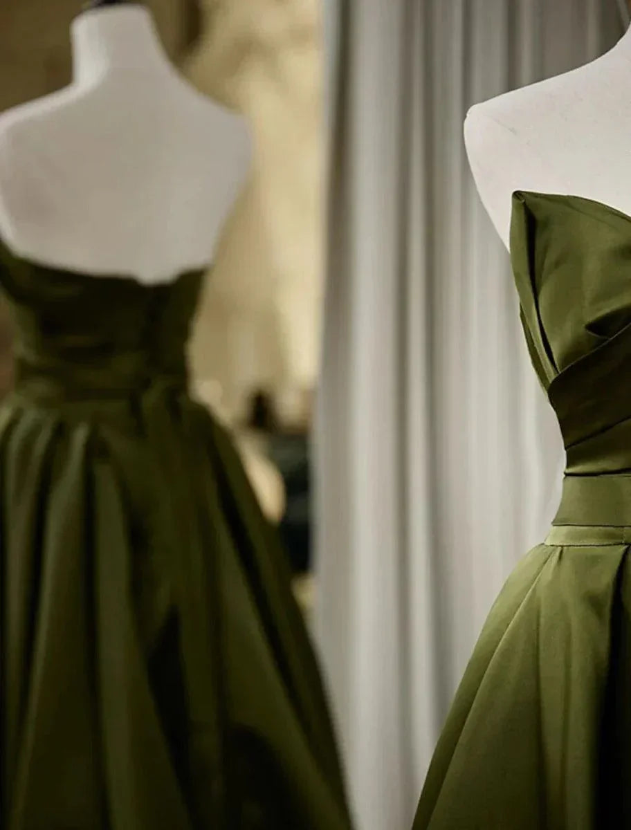 Vestido de Noite Sunnderly em Linha A com Costas Descobertas, Formal, para Convidada de Casamento, Comprimento até ao Chão, Sem Mangas, Sem Alças, Cetim com Pregas e Alças Finas