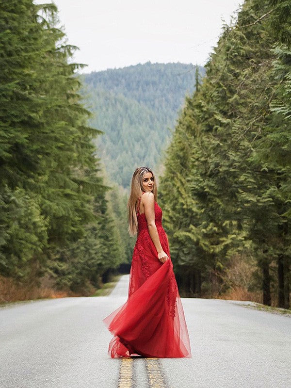 A-Line/Elegant Applique Tulle Sleeveless V-neck Floor-Length Prom Dresses