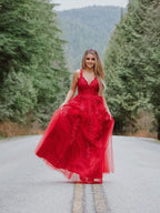 A-Line/Elegant Applique Tulle Sleeveless V-neck Floor-Length Prom Dresses