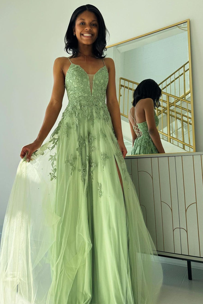 Salbeigrünes A-Linien-Ballkleid aus Tüll mit V-Ausschnitt und Applikationen
