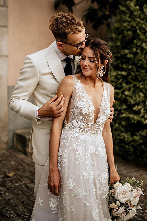Sexy A Line Boho Straps V Neck Wedding Dress With Appliques