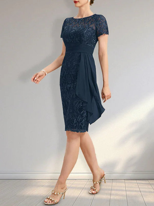 Etui-Schnitt Täuschung knielanges Spitzen-Chiffon Kleid der Brautmutter mit herabfließenden Rüschen und Pailletten