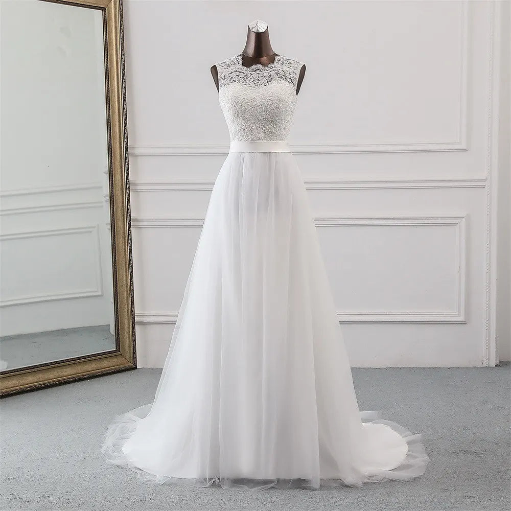 Classic Tulle A Line Jewel Wedding Dress with Appliques Lace