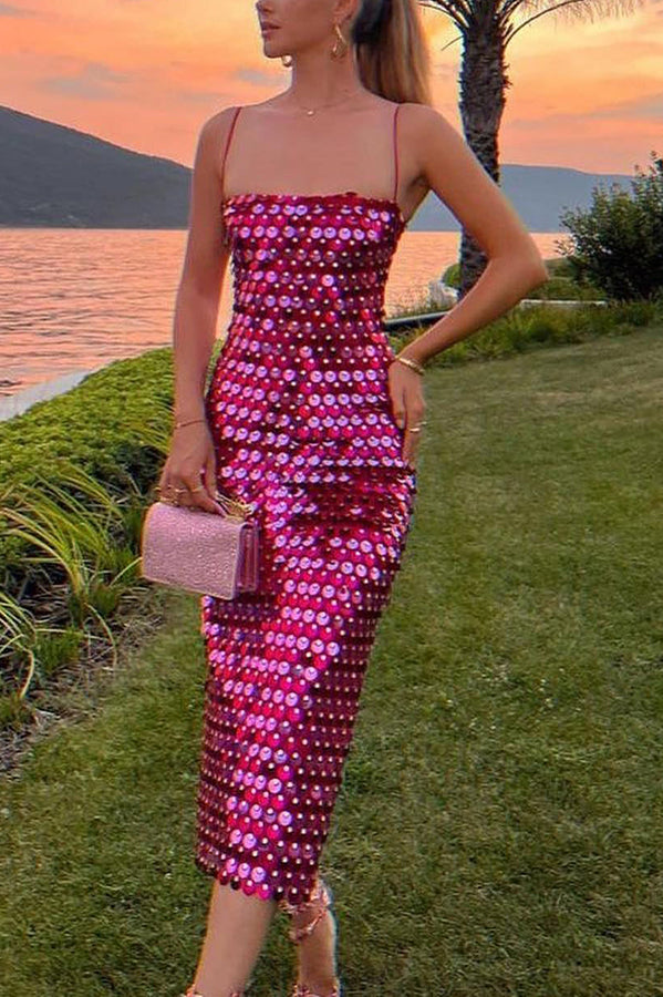 Robe de mi-longueur à bretelles spaghetti pailletée éclat glamour pour fête d'anniversaire