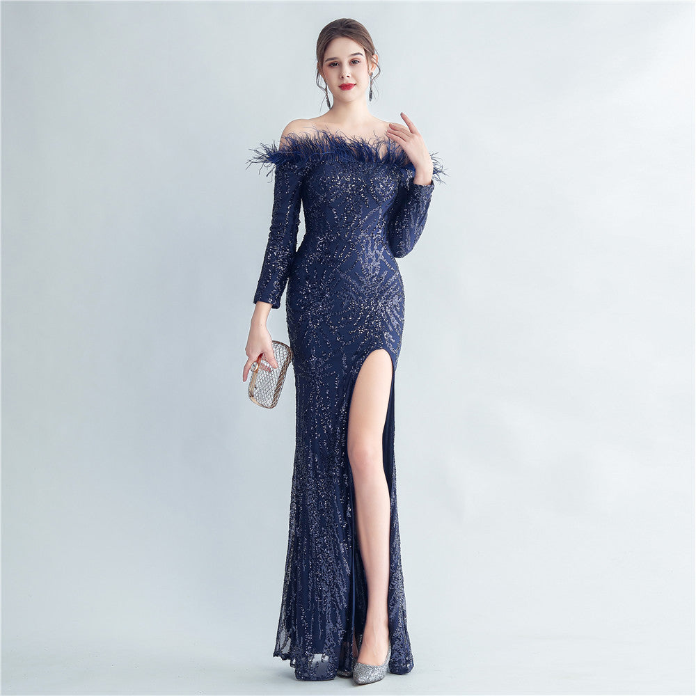 Schulterfreies Abendkleid mit Fischschwanz und Pailletten aus hochdichtem Straußenhaar 