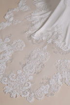 Charming Backless Long Mermaid Halter Satin Wedding Dresses With Lace Appliques