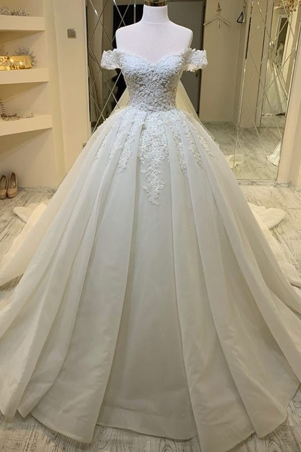 Chic Off Shoulder Ruffles A Line Sweetheart Wedding Dress With Appliques Lace