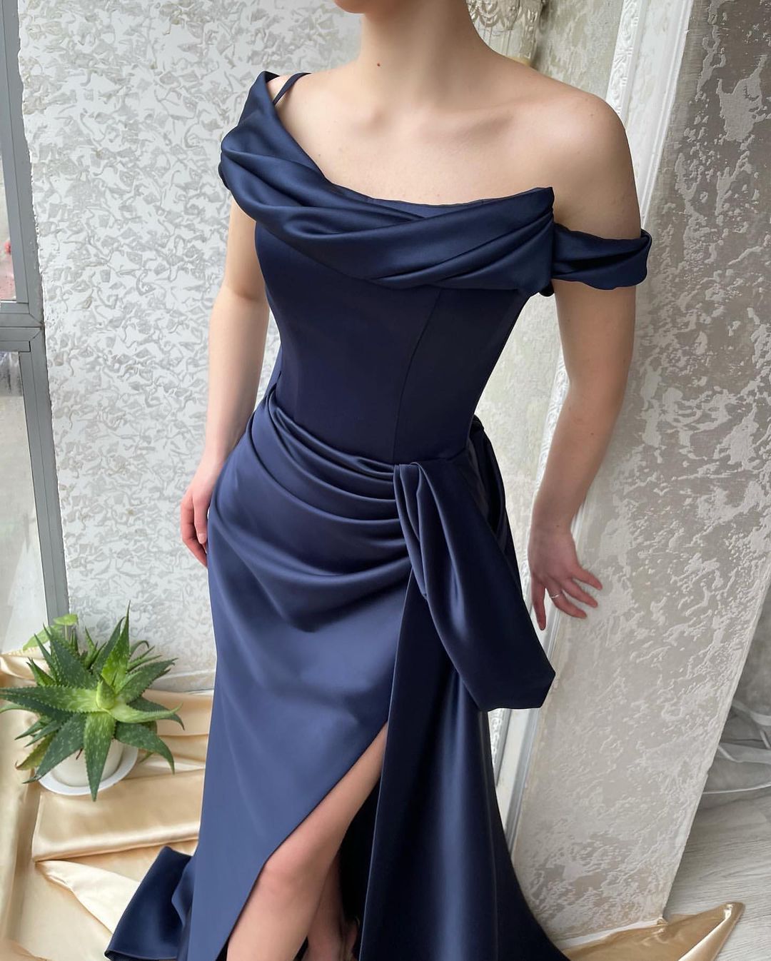Amazing Long Navy Off-the-shoulder Mermaid Prom Dress With Slit