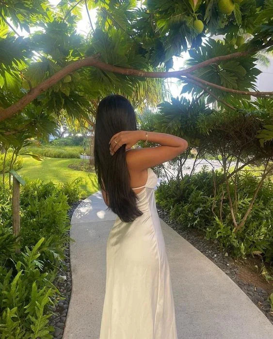 Robe de bal longue en satin blanc à fines bretelles spaghetti Y7517