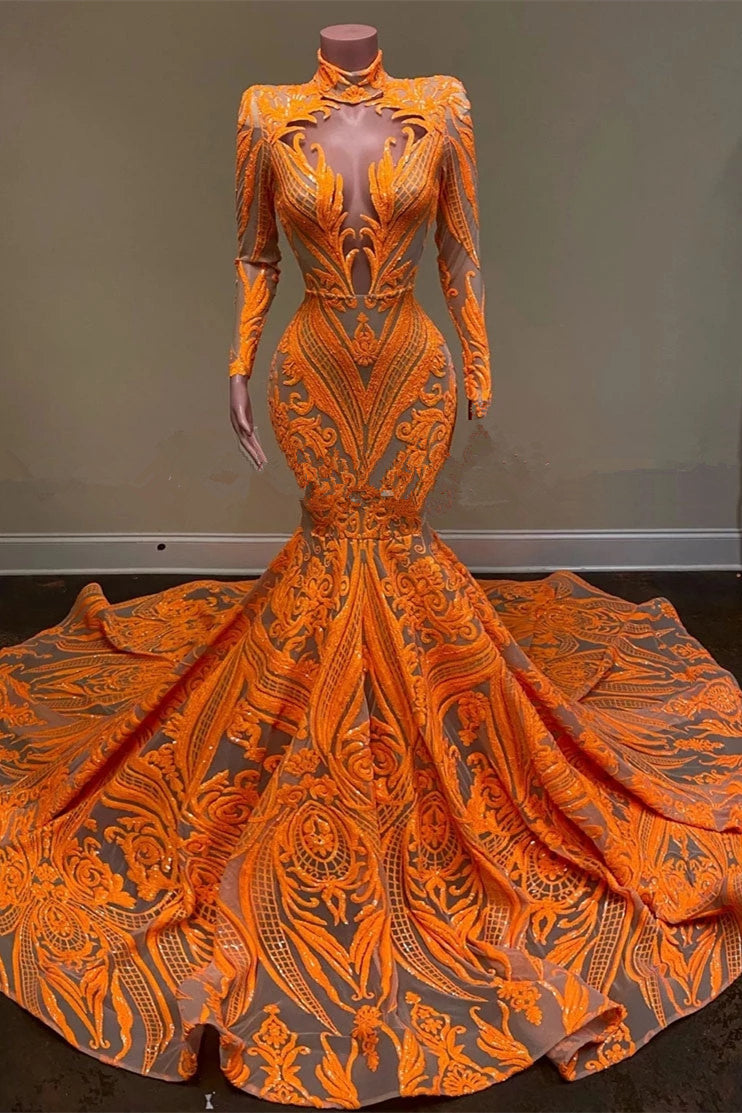 Abito da sera arancione a sirena con collo alto, maniche lunghe, paillettes e pizzo