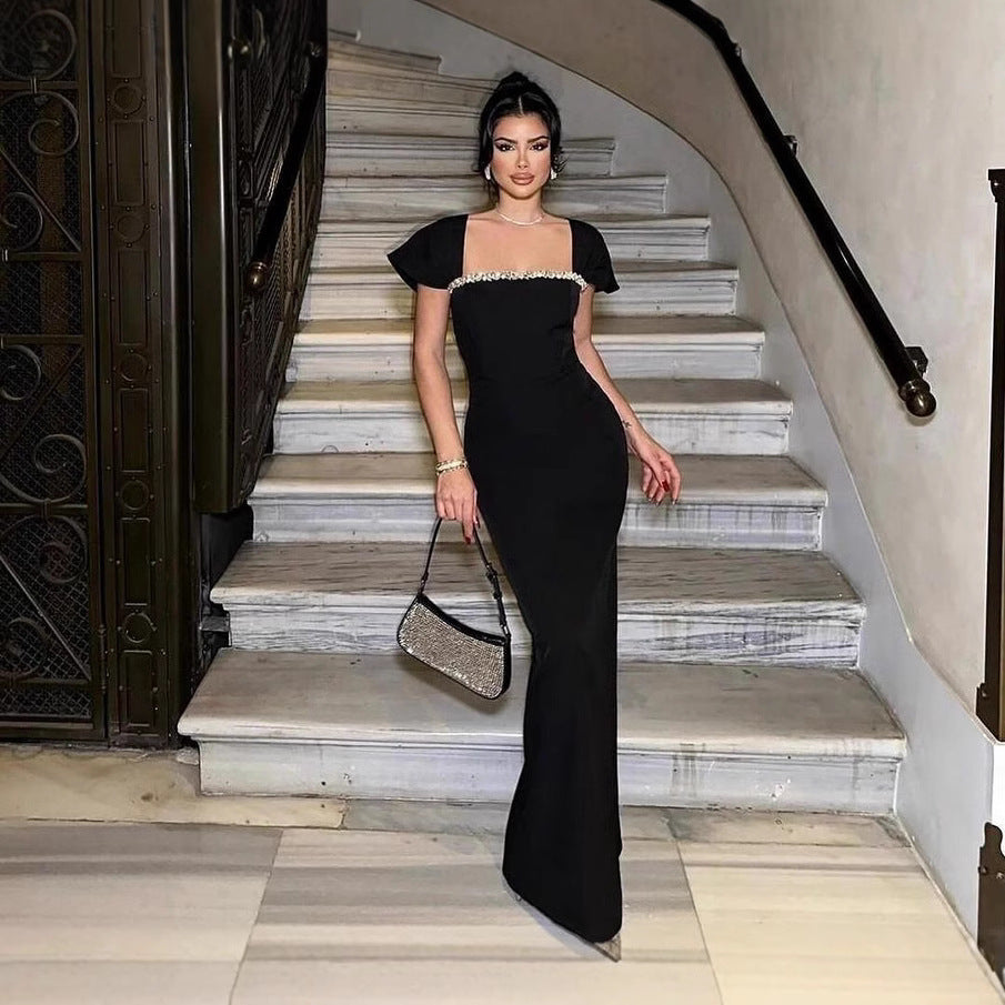 Abito da sera sexy con strass e drappeggio a cascata