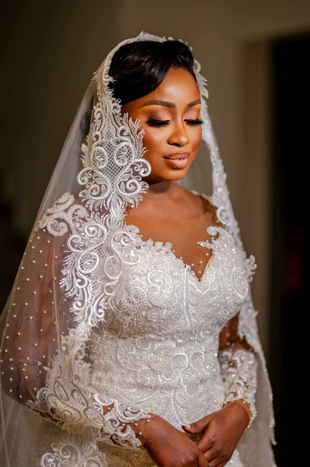 Bridal Long Sleeves Mermaid Wedding Dress With Lace Built In Bra Pearls