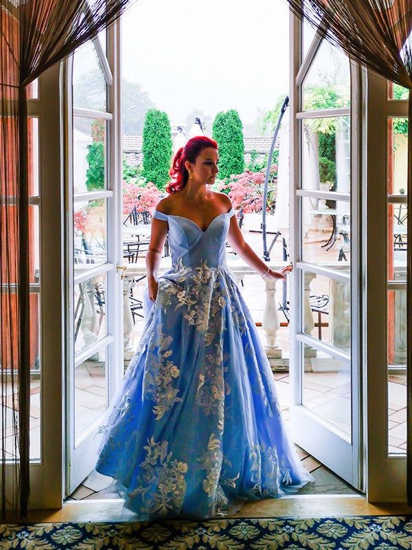 Ball Gown Sleeveless Off-the-Shoulder Applique Tulle Prom Dresses