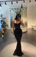 Robe de soirée longue scintillante noire sirène à décolleté en V et bretelles spaghetti pailletées Y440