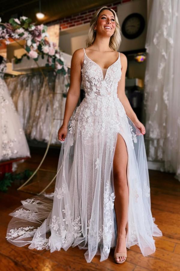 Bmbridal Spaghetti Straps Lace Wedding Dress Appliques Neckline Chapel Train