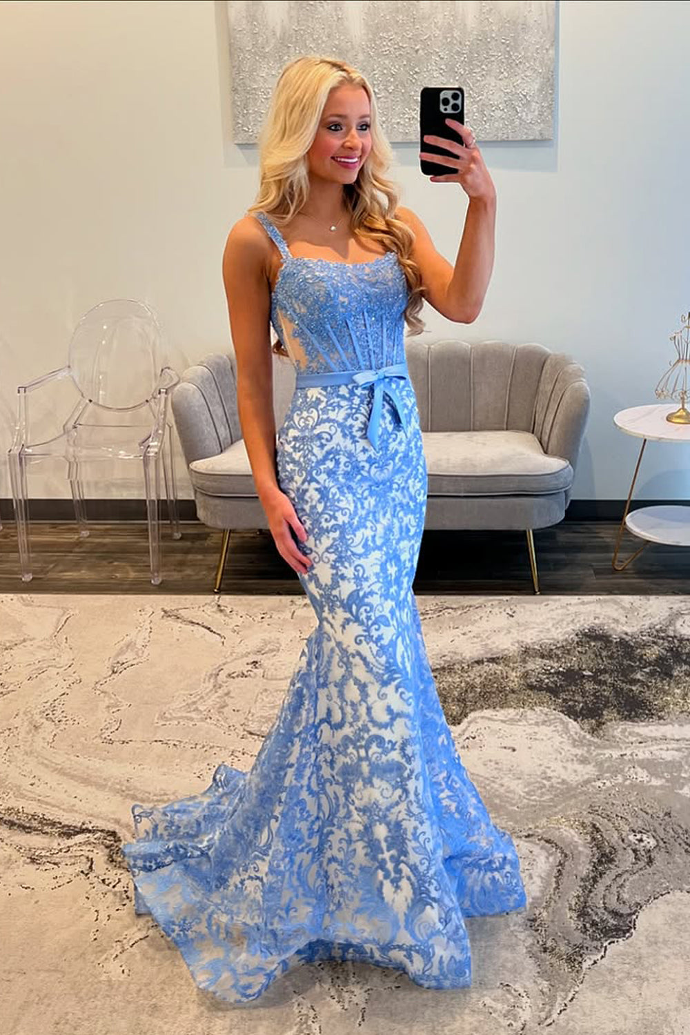 Elegant Off-Shoulder Lace Bodycon Homecoming Dress with Bow Waist