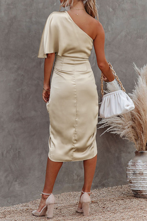 Elegante Abito da Sera con Collo Obliquo e Pieghe a Patchwork Solido (5 Colori)