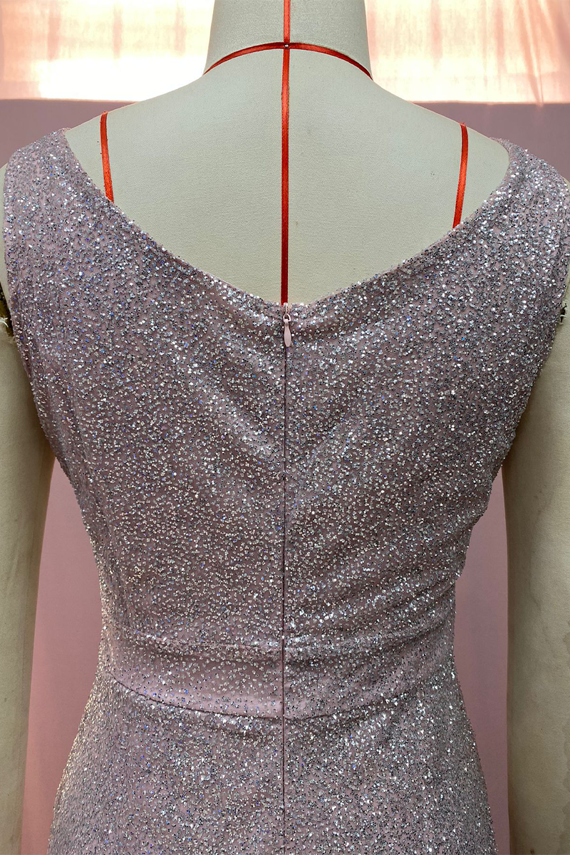 Abito da sera scollato a V con paillettes a sfumature sensuali