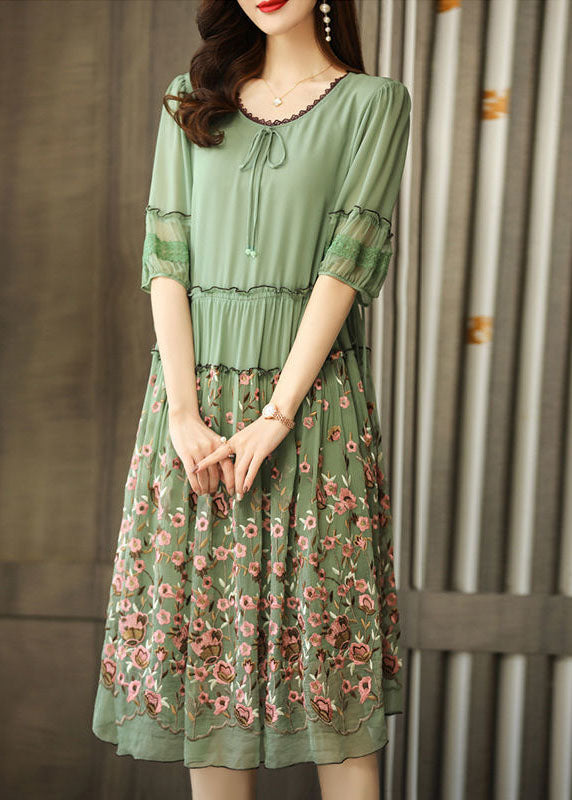 Vestido largo de gasa verde con volantes bordados de verano 