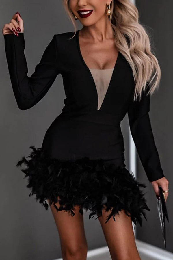 Robe de soirée asymétrique mini à manches longues plume Faites votre entrée