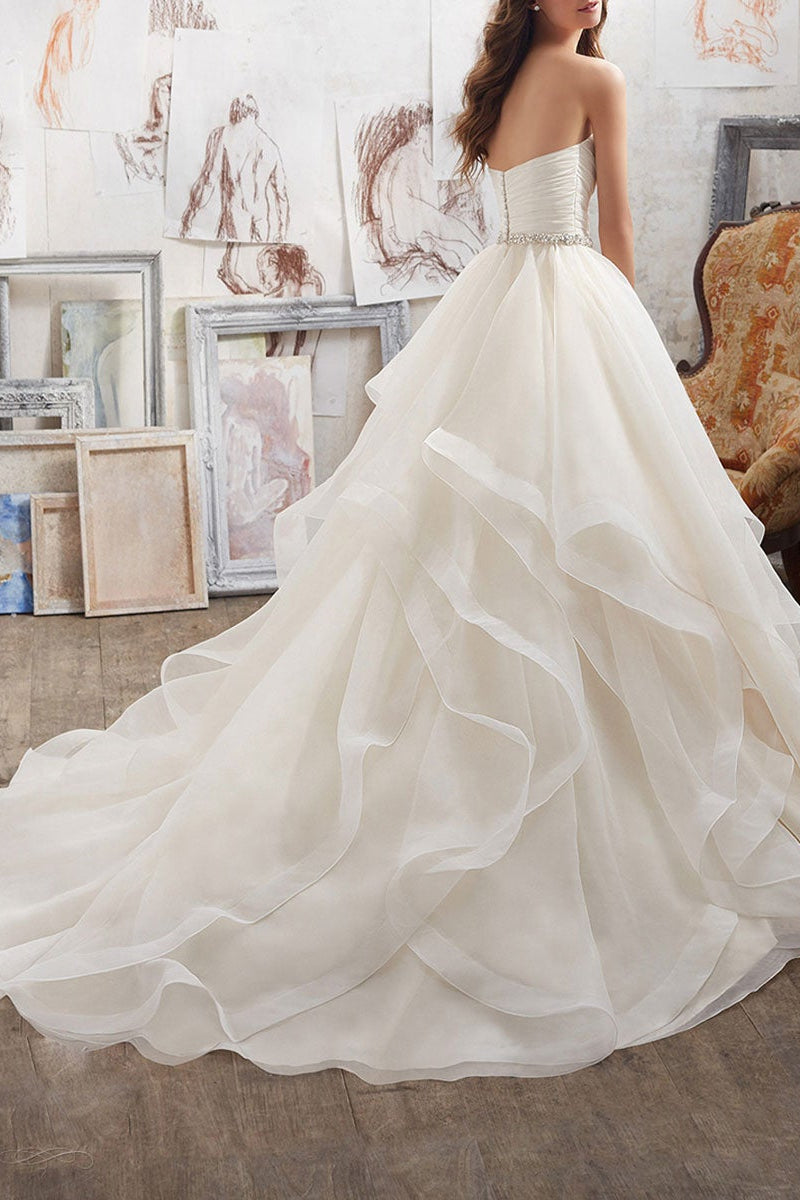 Tulle Sweetheart Wedding Dress With Cascading Ruffles Silhouette