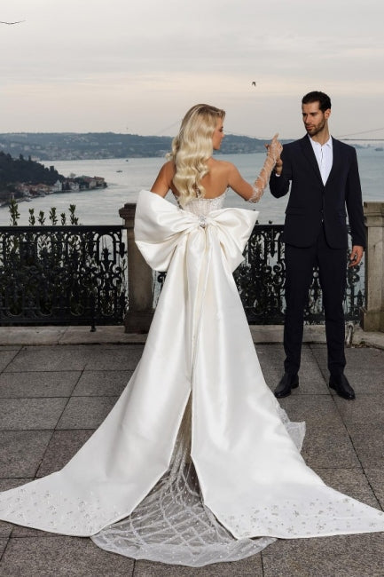 Beautiful Strapless Sweetheart Mermaid Wedding Dress with Chapel Train
