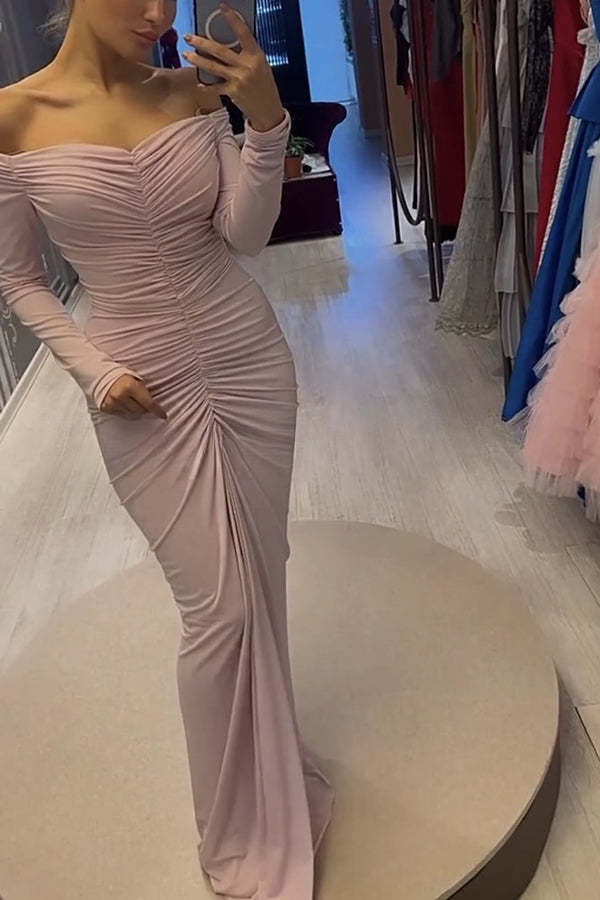Robe longue drapée élégante avec manches longues et épaule dénudée froncée