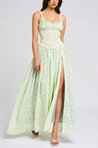 Vestido Maxi Ulissa Verde Claro com Decote Quadrado, Textura Jacquard e Fenda Alta