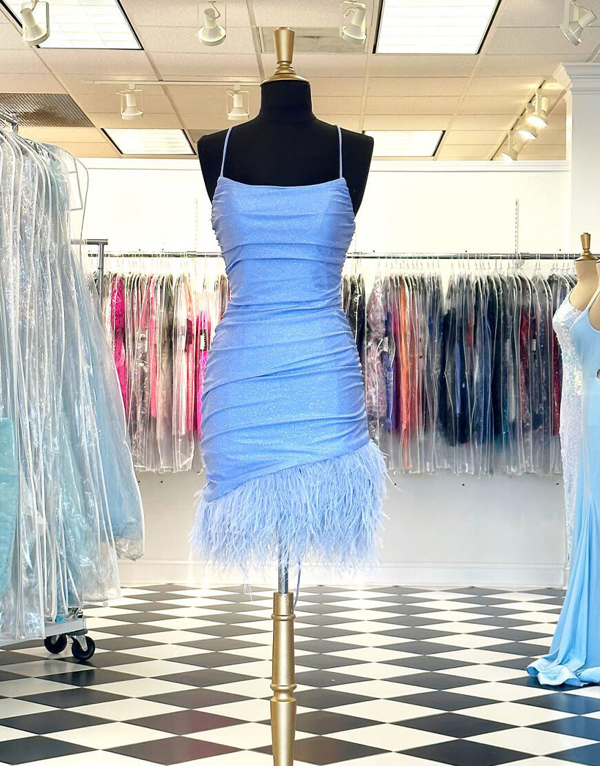 Blaues Homecoming-Kleid mit Federn