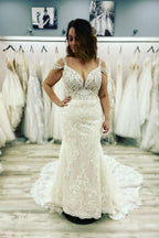 Gorgeous Spaghetti Straps Lace Mermaid Wedding Dress Appliques Floor Length