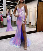 Vestido largo de fiesta con abertura, flores de lavanda y brillo de sirena