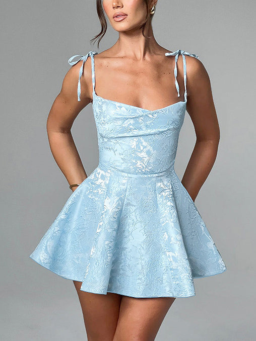 Robe Mini à Ourlet A Amincissante à Bretelles en Texture Jacquard