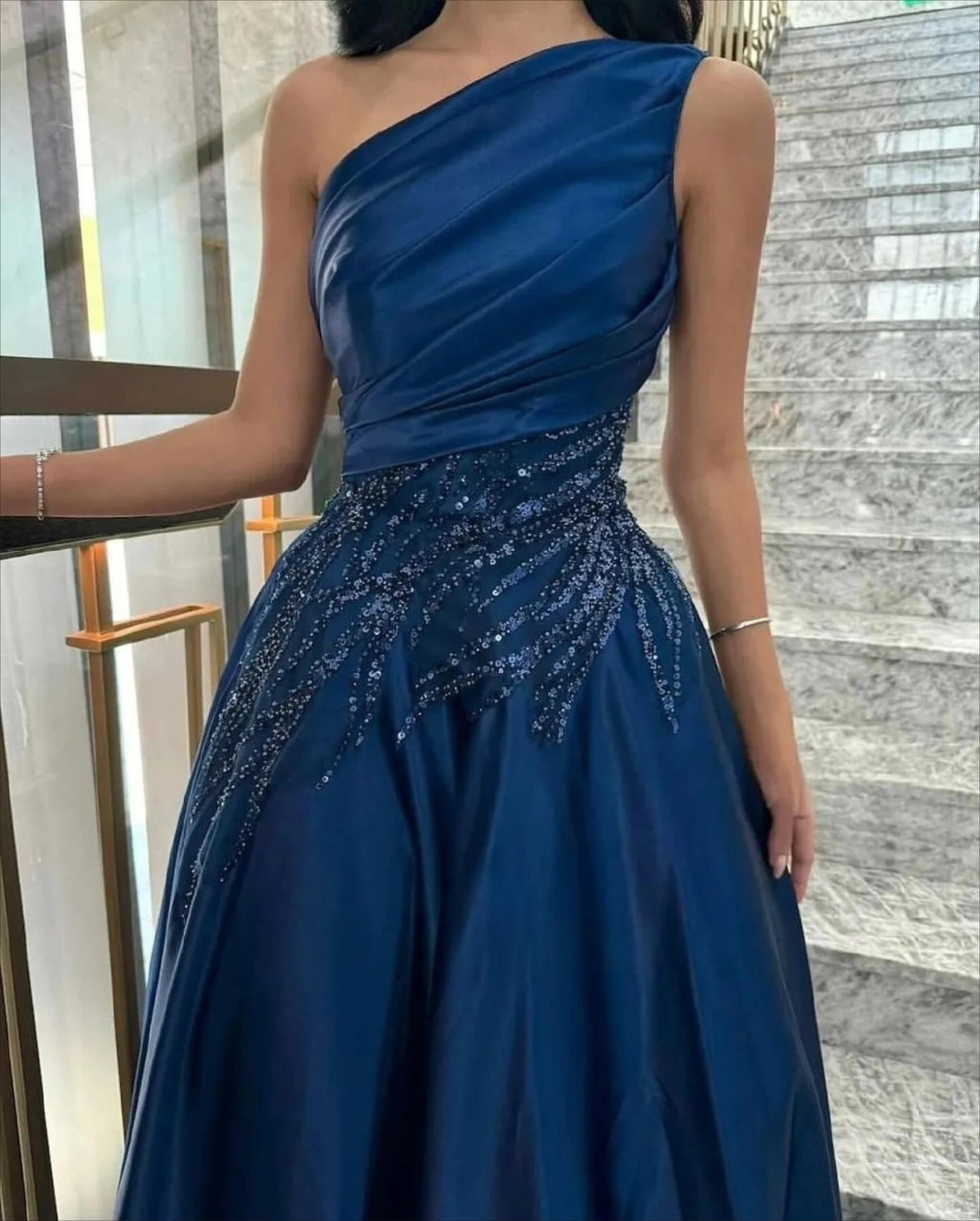 Luxuriöses Damen Abendkleid Dunkelblau Satin Glitzerbesatz Linie Ein Abschlusskleid Party Elegant Ball Hochzeit Maßgeschneidert