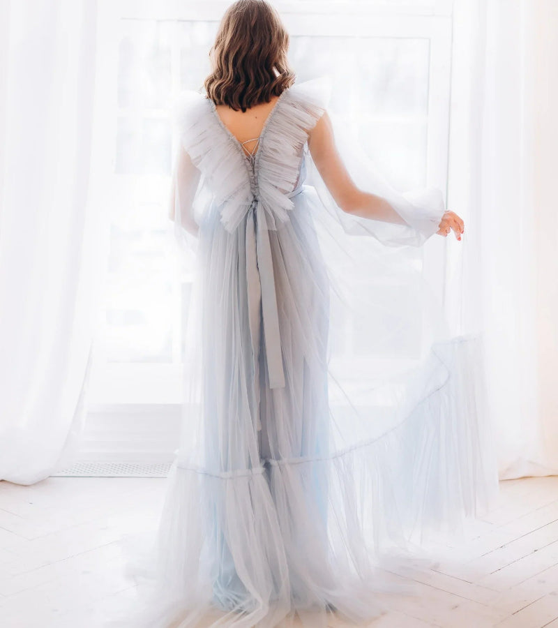 Robe bleu clair en tulle pour la future maman