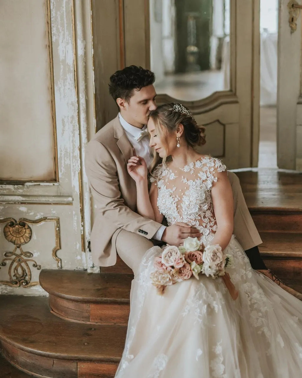 Chic Boho A Line Tulle Long Wedding Dress With Lace Appliques