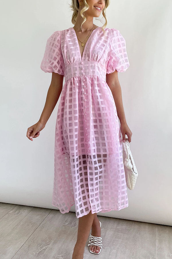 Robe mi-longue à manches ballon en tissu à motif carré d'une beauté remarquable