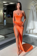 Robe longue de bal sans manches à col en V avec fente et perles sirène