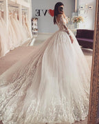 Modern Bateau Lace Appliques Long Sleeve A Line Tulle Wedding Dress