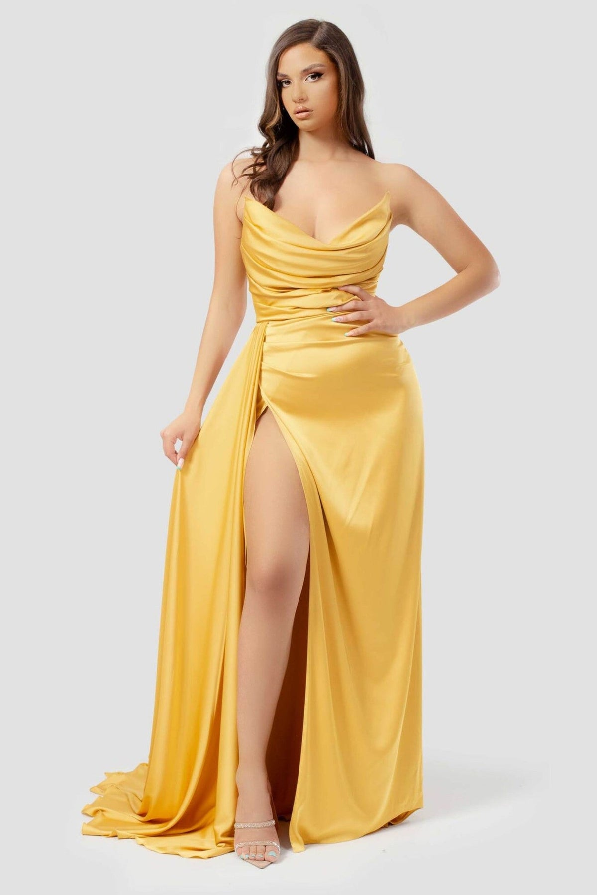 Robe de bal sirène jaune longue, sans bretelles ni manches, avec une fente haute