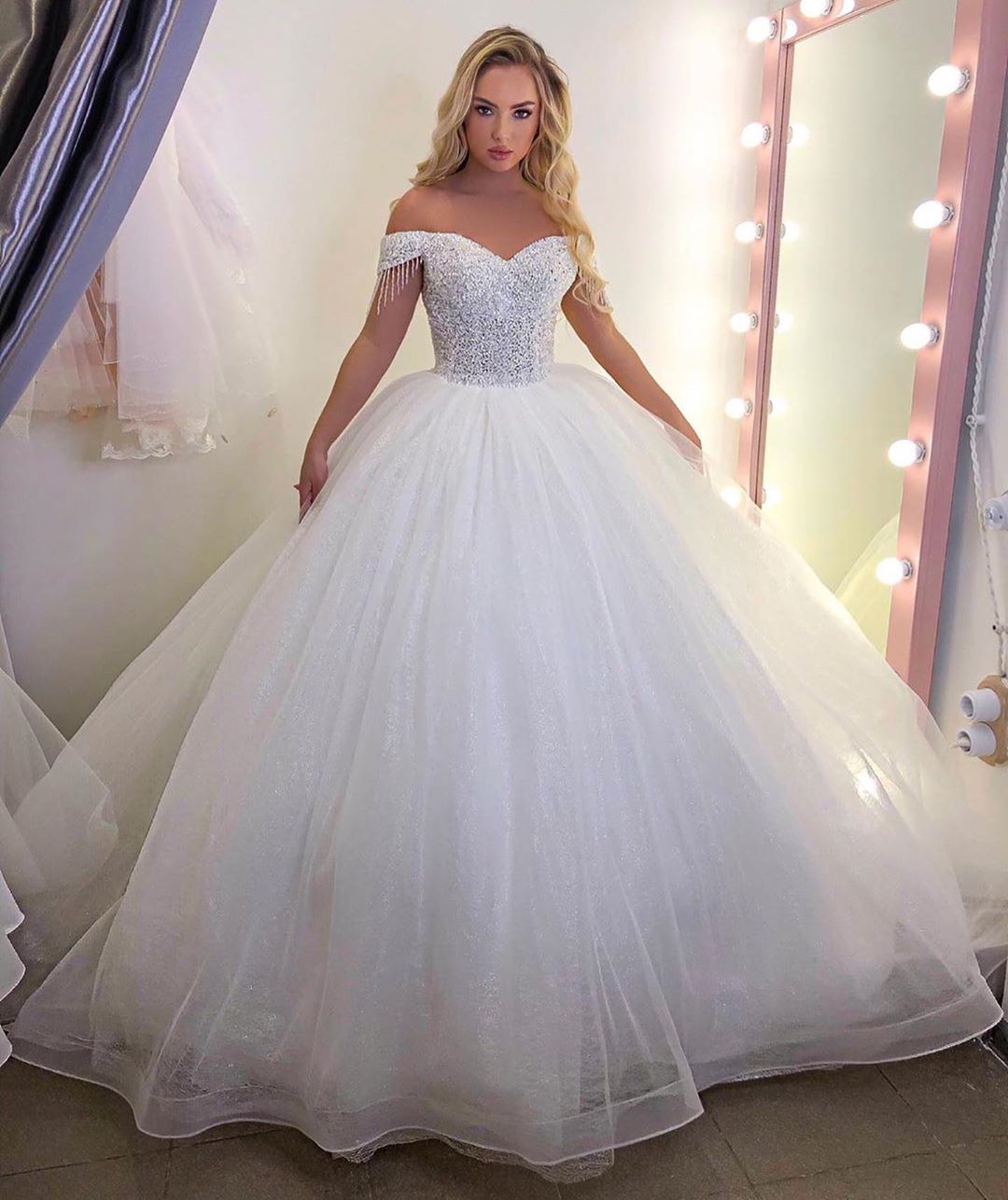 Pretty Princess Off The Shoulder Long Wedding Dress With Tulle