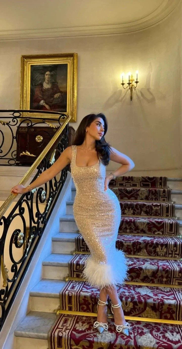Vestido de noche elegante con lentejuelas brillantes y plumas, vestido ajustado de gala Y7700