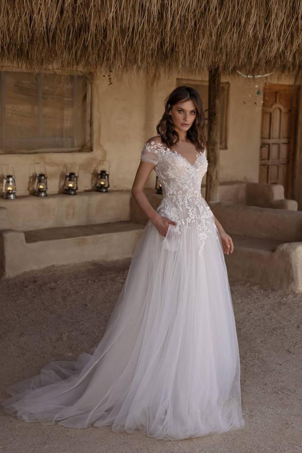 Delicate Off The Shoulder Tulle A Line Wedding Dress With Lace Appliques Pockets