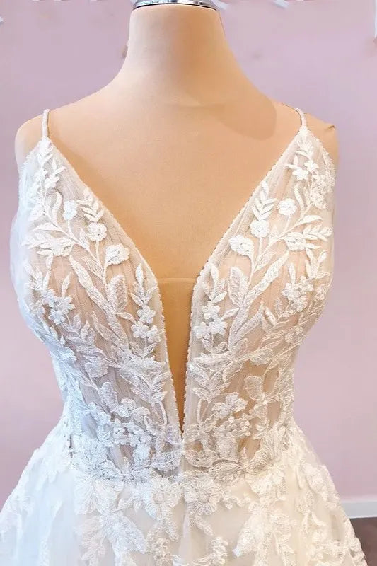 Stunning Floor Length A Line Wedding Dress Sweetheart Neckline Spaghetti Straps
