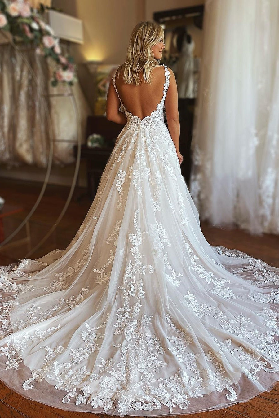 Elegant Long A Line Lace Wedding Dress With V Neck Backless Sleeveless Pockets